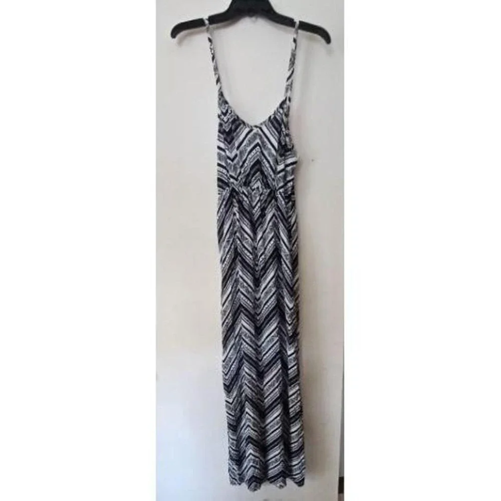 Charlotte Russe Maxi Sundress XS Black/White Chevron Festival Babydoll Aztec‎